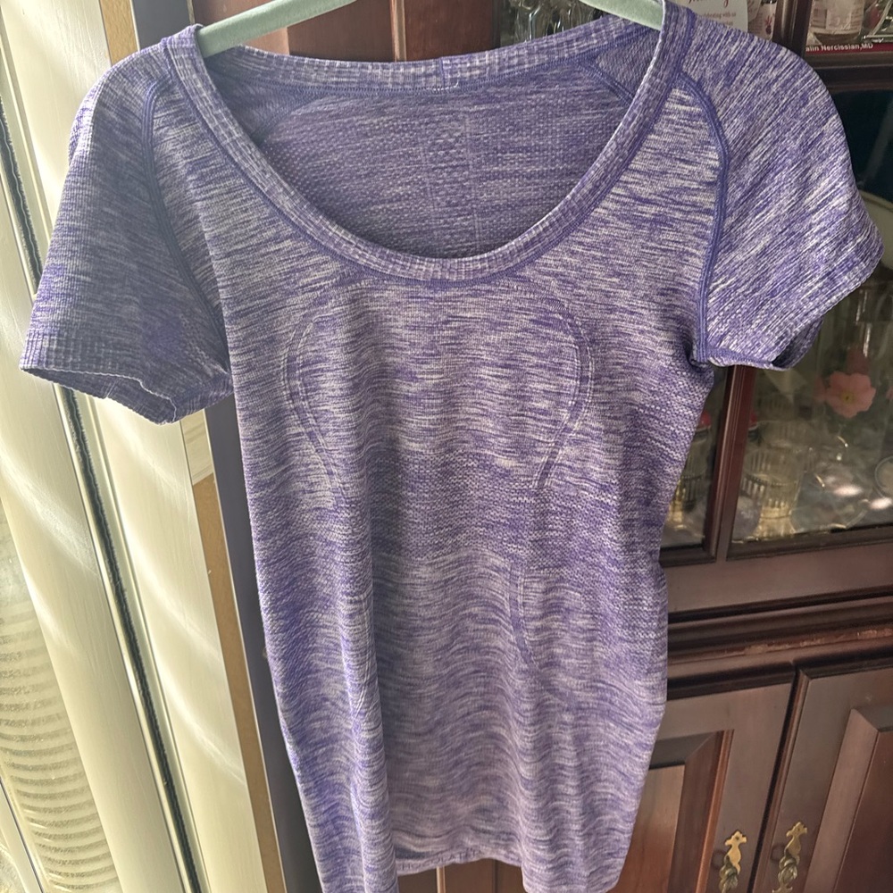 LULU LEMON SWIFTY ATHLETIC SHIRT
